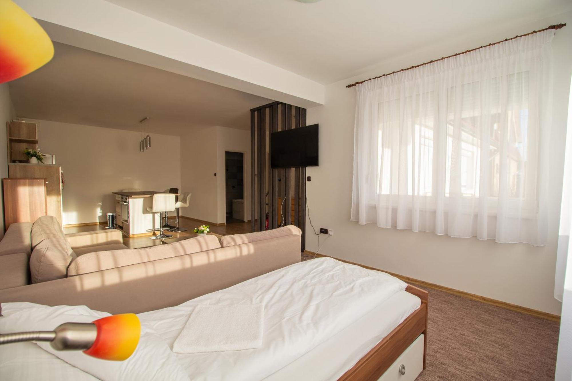 Apartament Deli Terasz C Apartman Free Parking, Self-Check-In Anytime Győr Zewnętrze zdjęcie