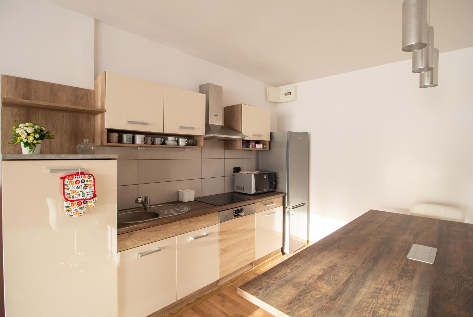 Apartament Deli Terasz C Apartman Free Parking, Self-Check-In Anytime Győr Zewnętrze zdjęcie